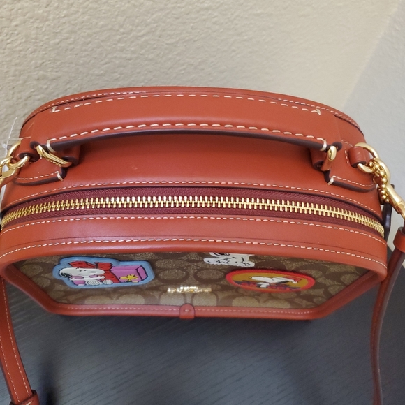 Coach  X Peanuts Lunch Pail In Signature Canvas With Snoopy And Patches - Picture 8 of 15